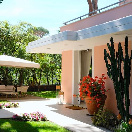 Hotel Piccolo Mondo Лидо Ди Камайоре Екстериор снимка